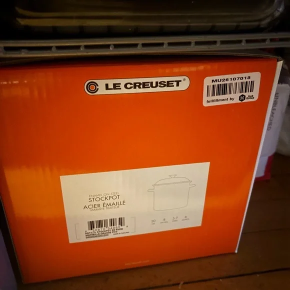 Le Creuset Ocean Blue Enamel Pot - Picture 3 of 5